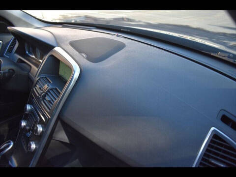 2016 Volvo XC60 T5 Drive-E Platinum
