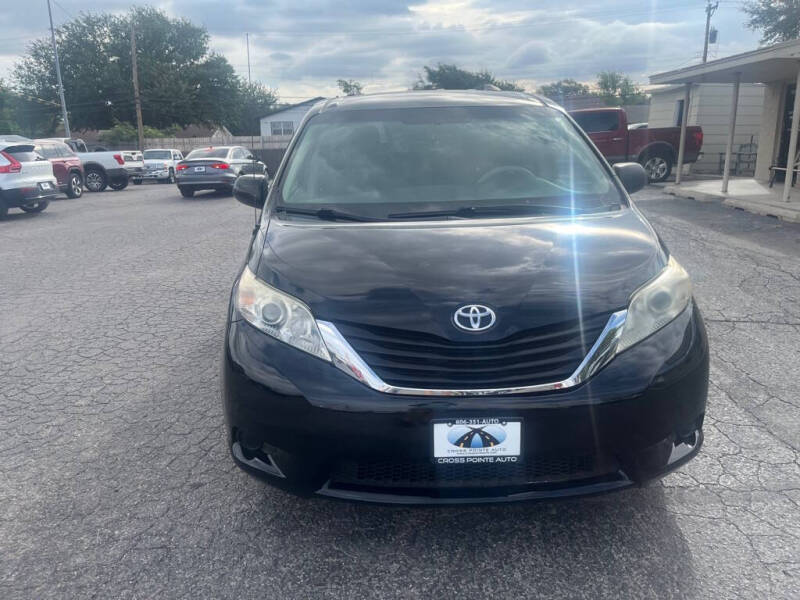 2012 Toyota Sienna LE 7-Passenger