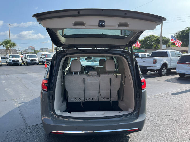 2021 Chrysler Pacifica Touring L