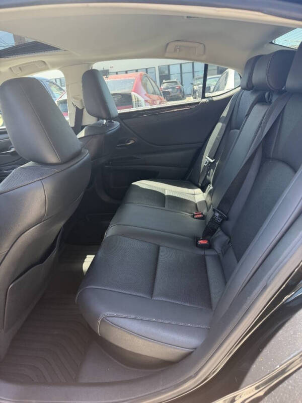 2021 Lexus ES 300h