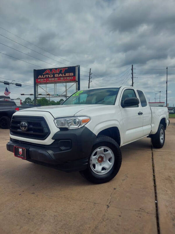 2022 Toyota Tacoma SR's photo