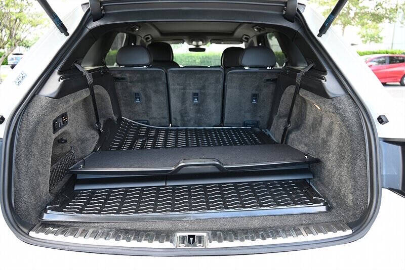 2019 Bentley Bentayga 29