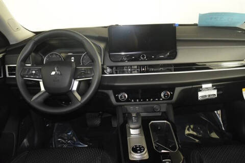 2025 Mitsubishi Outlander ES