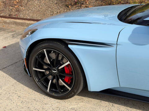 2023 Aston Martin DB11 Volante