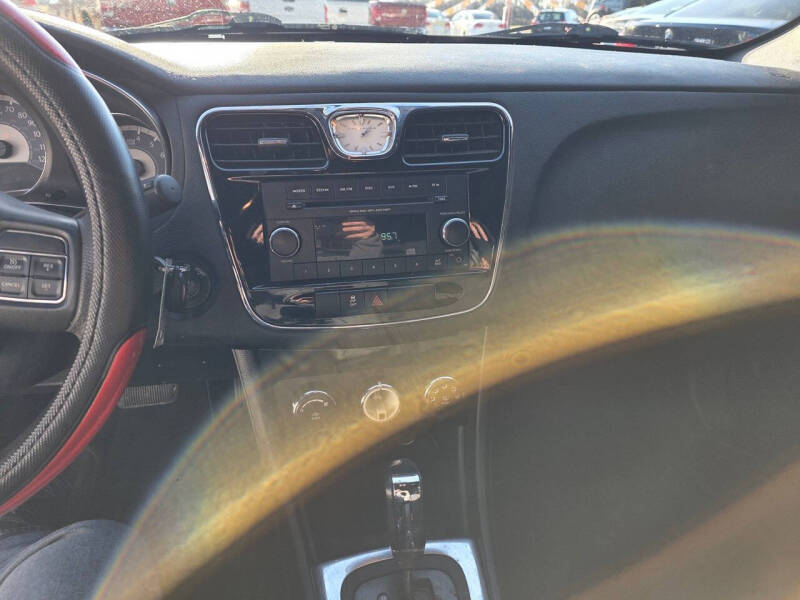 2012 Chrysler 200 LX