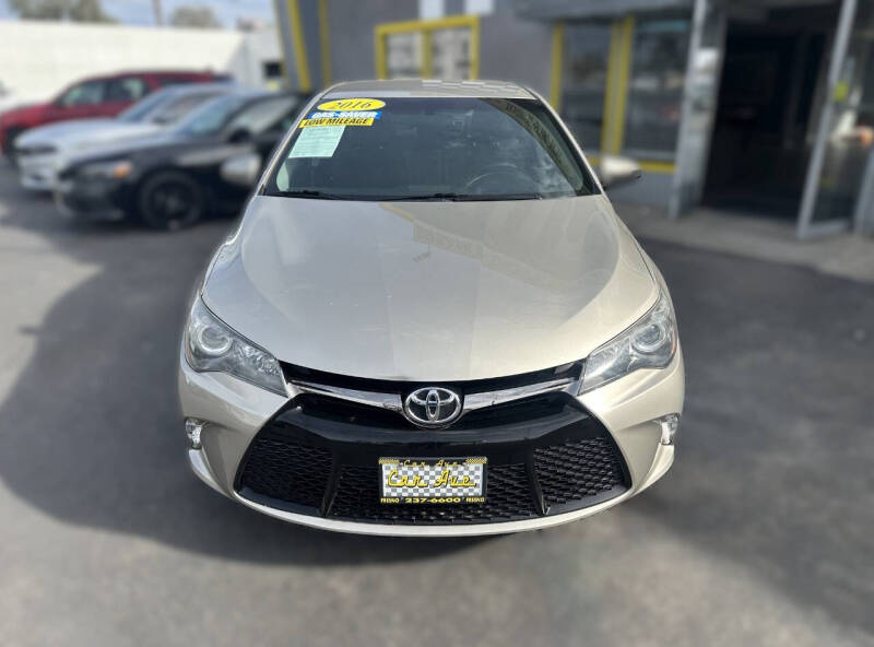 2016 Toyota Camry SE