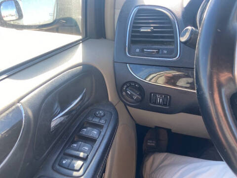 2014 Chrysler Town and Country Touring