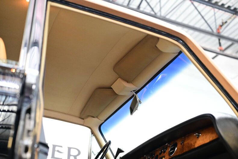 1972 Rolls-Royce SILVER CLOUD LWB