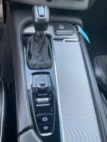 2017 Volvo XC90 T6 R-Design