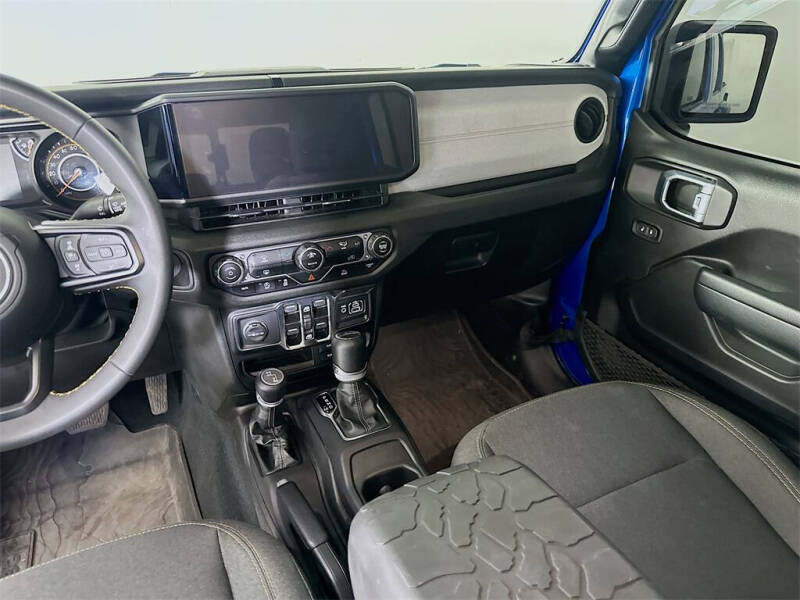 2024 Jeep Gladiator Sport