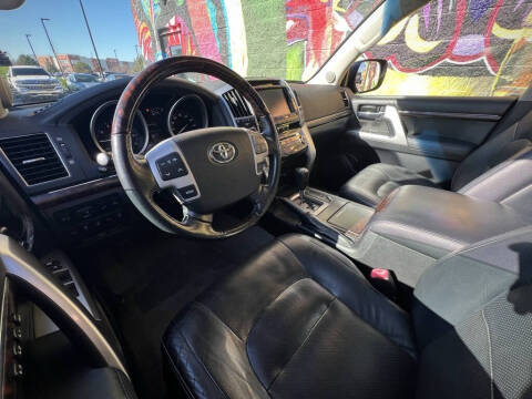 2013 Toyota Land Cruiser