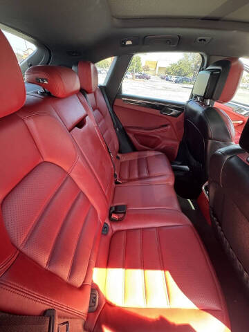 2015 Porsche Macan S