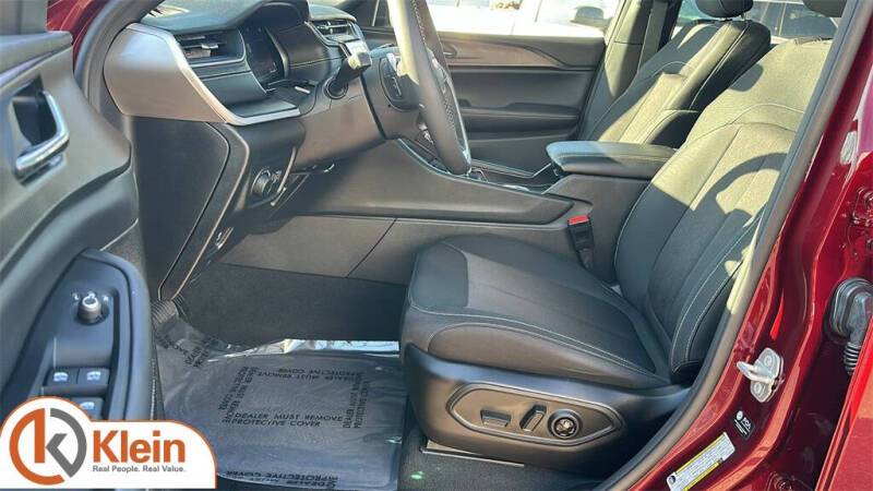 2024 Jeep Grand Cherokee L Laredo