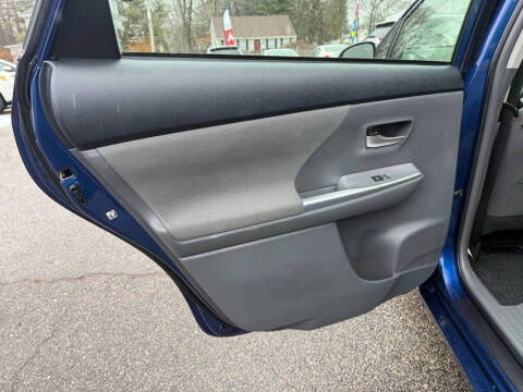 2013 Toyota Prius v Three