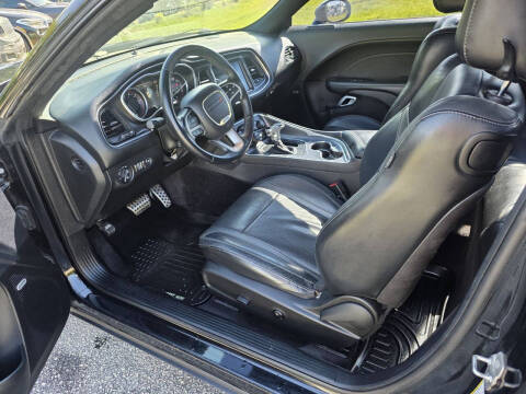 2016 Dodge Challenger SXT Plus