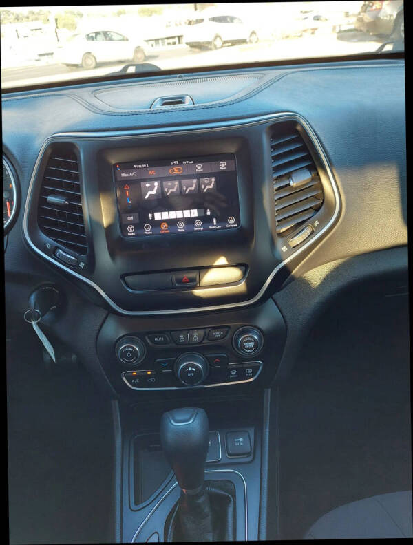 2019 Jeep Cherokee Latitude