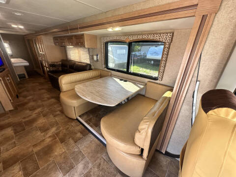 2015 Thor Motor Coach Hurricane