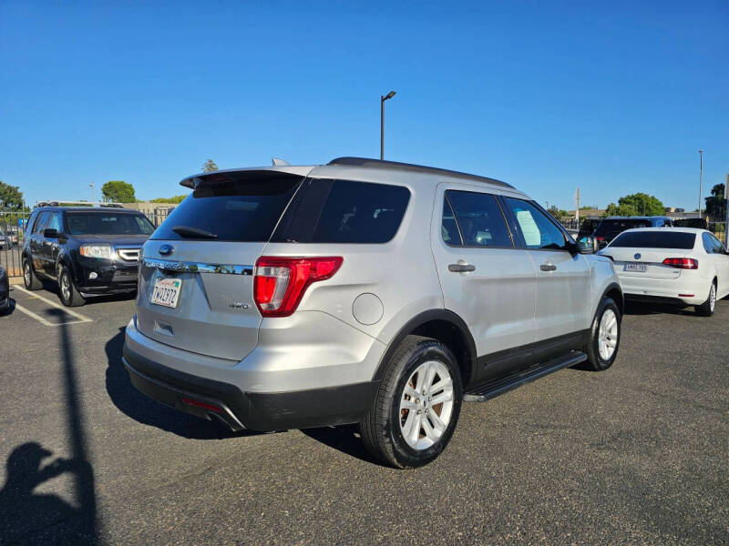 2017 Ford Explorer