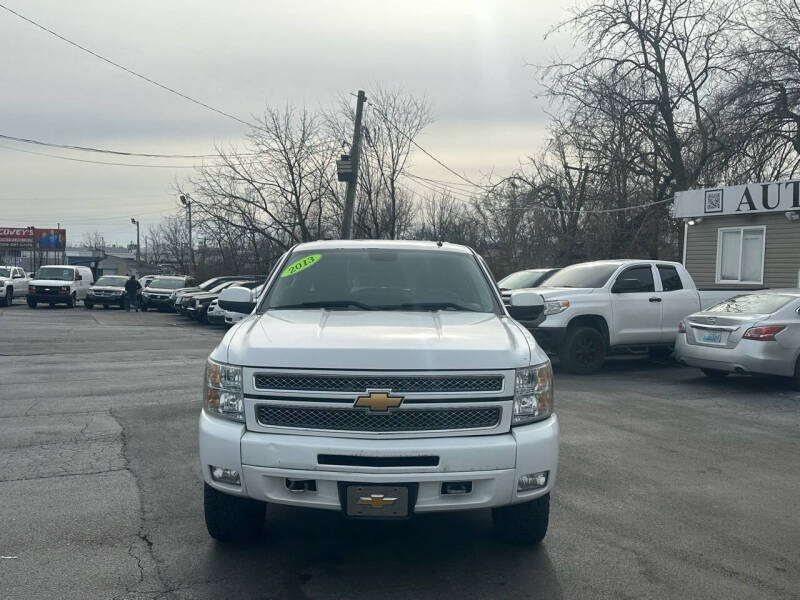 2013 Chevrolet Silverado 1500 LT photo 2