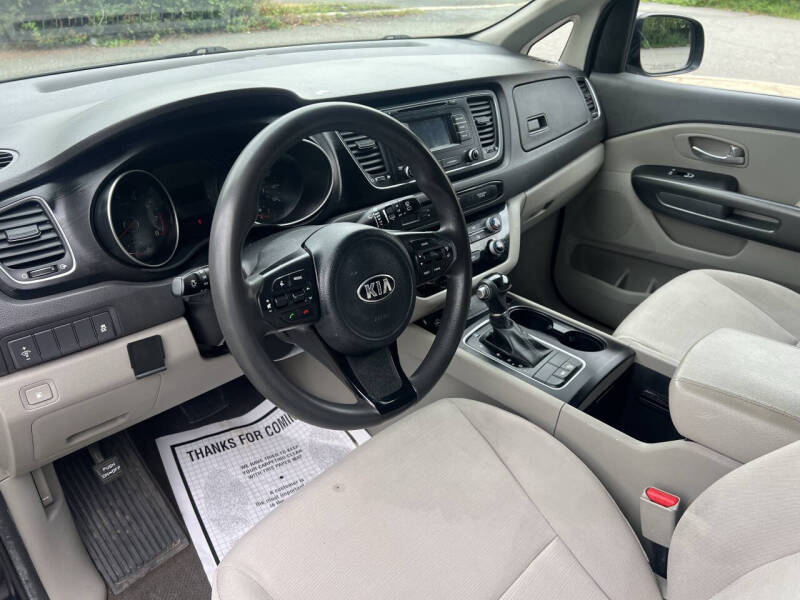 2015 Kia Sedona LX
