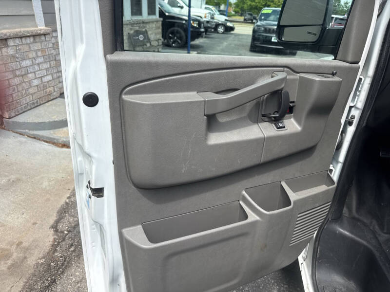 2017 Chevrolet Express LS 2500