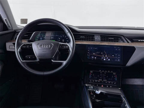 2019 Audi e-tron quattro Prestige