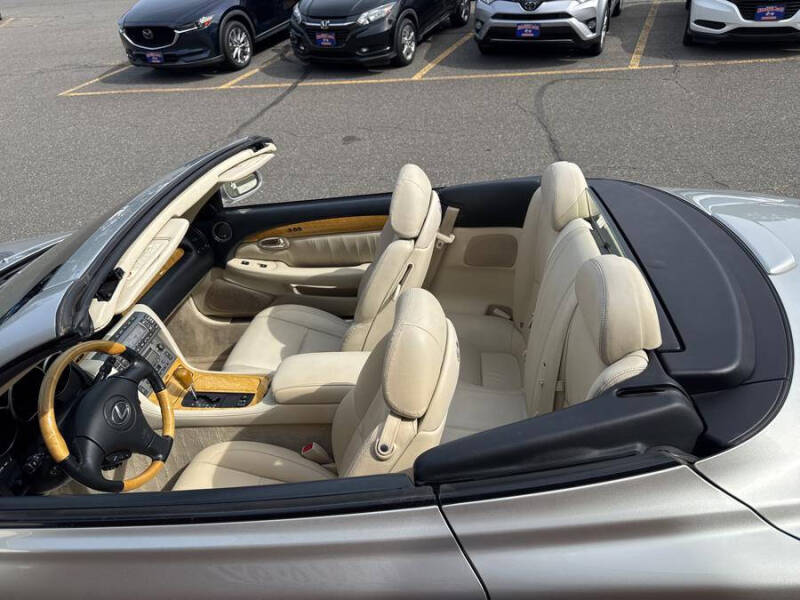 2004 Lexus SC 430