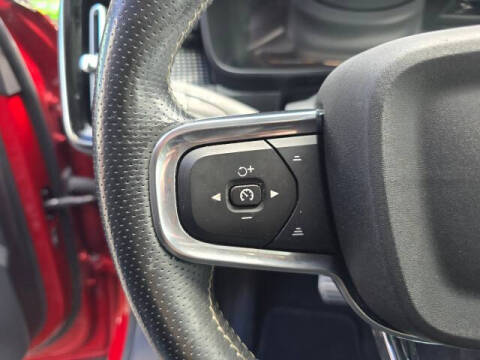 2021 Volvo XC40 T5 R-Design