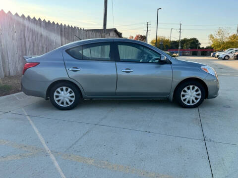 2013 Nissan Versa 1.6 SV