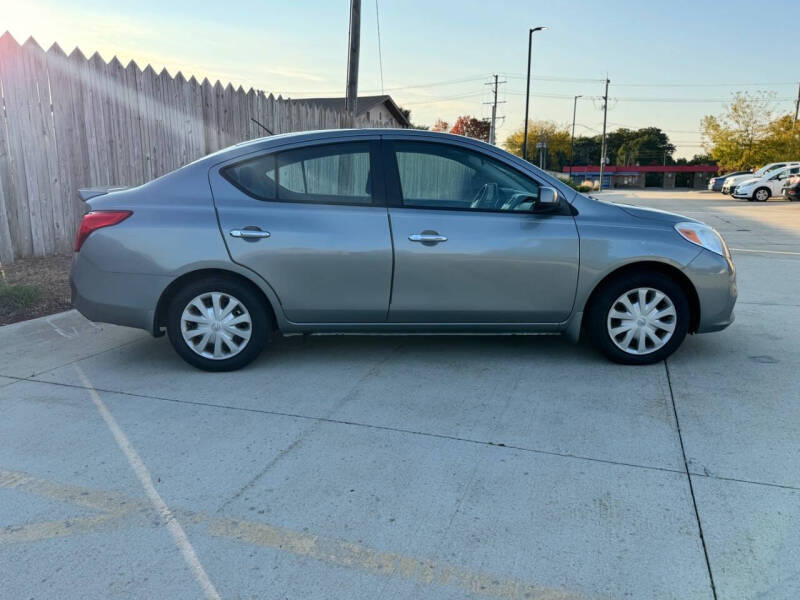 2013 Nissan Versa 1.6 SV
