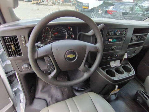 2025 Chevrolet Express 2500