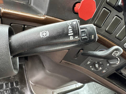 2016 Volvo VNL