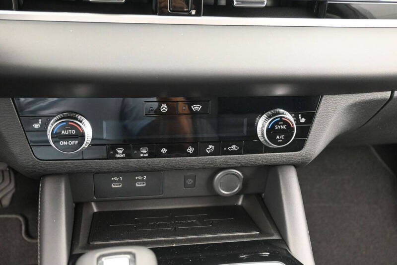 2026 Mitsubishi Outlander LE