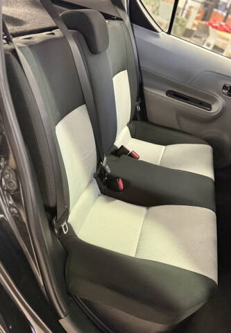 2013 Toyota Prius c Three