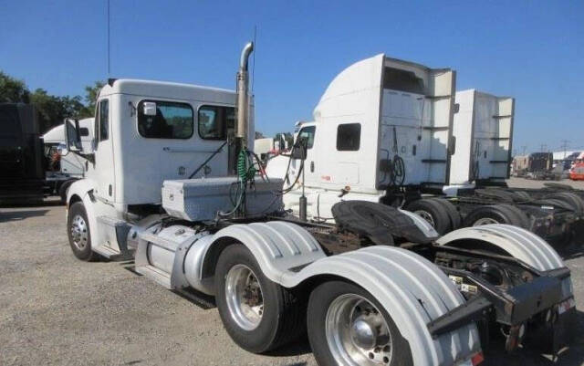 2014 Peterbilt 587 for sale at Fast Financial Auto Mall in Lakeland, FL