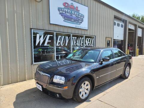 2006 Chrysler 300 for sale at C&L Auto Sales in Vermillion SD