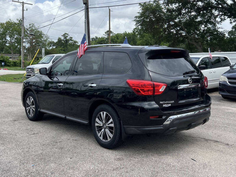 2017 Nissan Pathfinder S