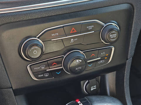 2017 Dodge Charger SXT