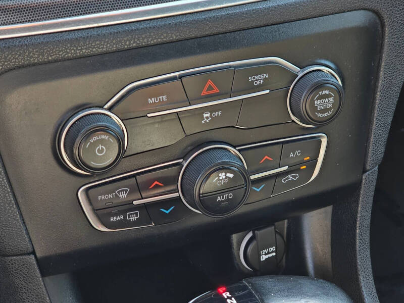 2017 Dodge Charger SXT