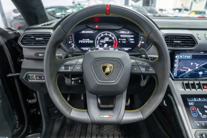 2023 Lamborghini Urus Performante