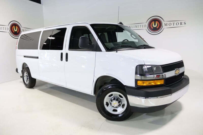 2025 Chevrolet Express LT 3500