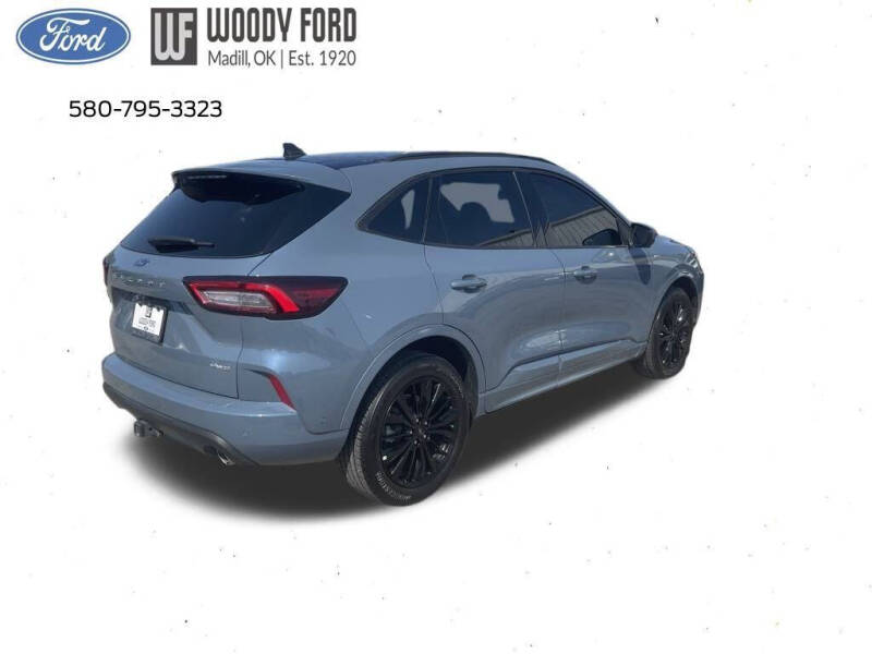 2023 Ford Escape ST-Line Elite