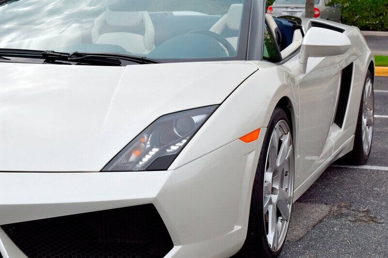 2010 Lamborghini Gallardo Base photo 8