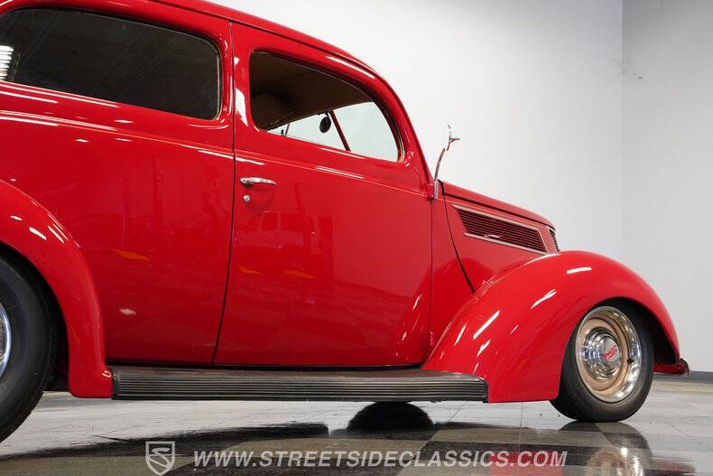 1937 Ford Tudor