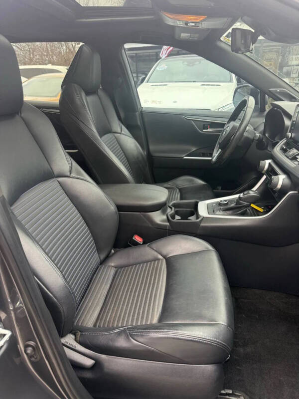 2019 Toyota RAV4 Hybrid XSE