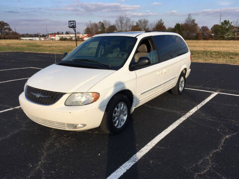 2003 Chrysler Town and Country for sale at B AND S AUTO SALES in Meridianville AL