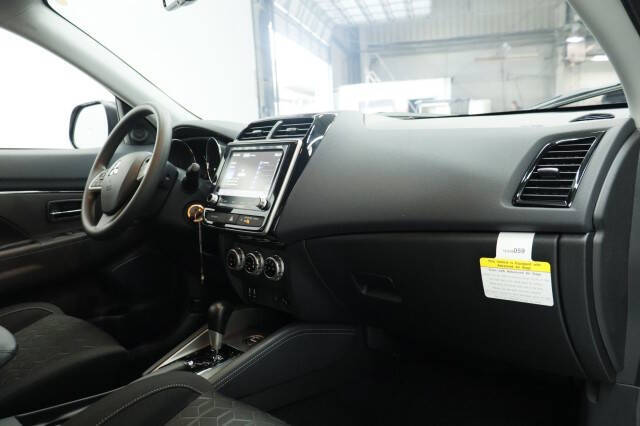 2026 Mitsubishi Outlander Sport ES