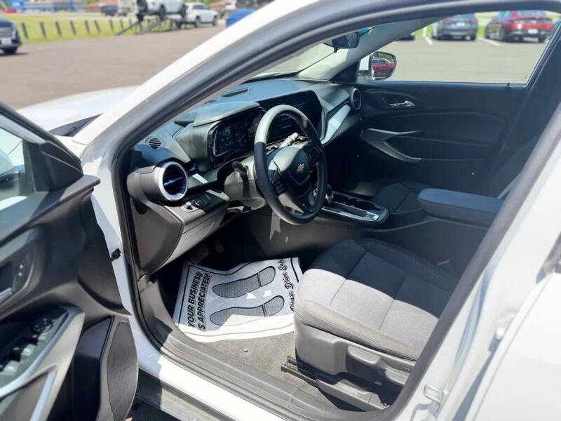 2025 Chevrolet Trax LS