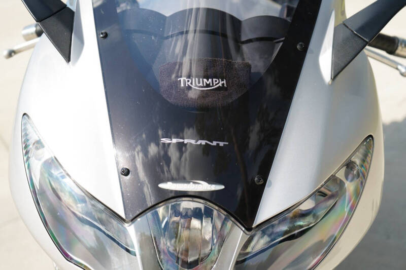 2011 Triumph Sprint GT 1050