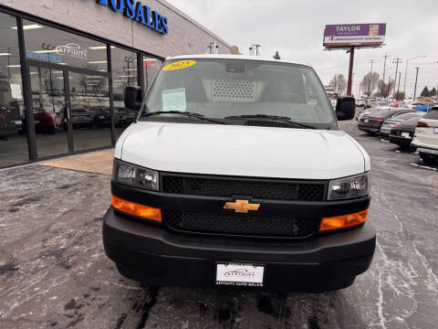 2025 Chevrolet Express 2500